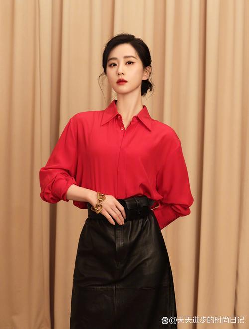 大红色短靴怎么搭配什么裤子好看吗