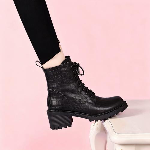 大红色短靴怎么搭配