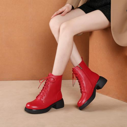 大红色短靴怎么搭配