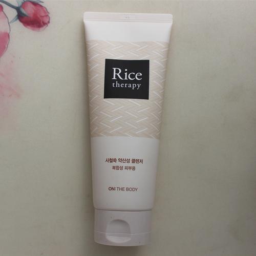 韩国洗面奶，白色瓶子