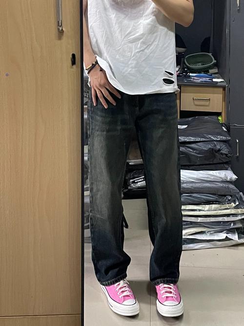 匡威的鞋子怎么搭配男