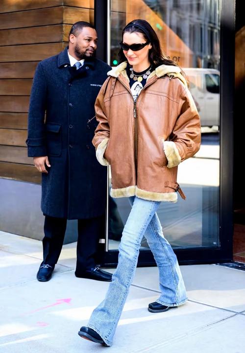 咖啡色皮鞋怎么搭配裤子好看