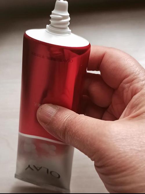 olay洗面奶大红瓶