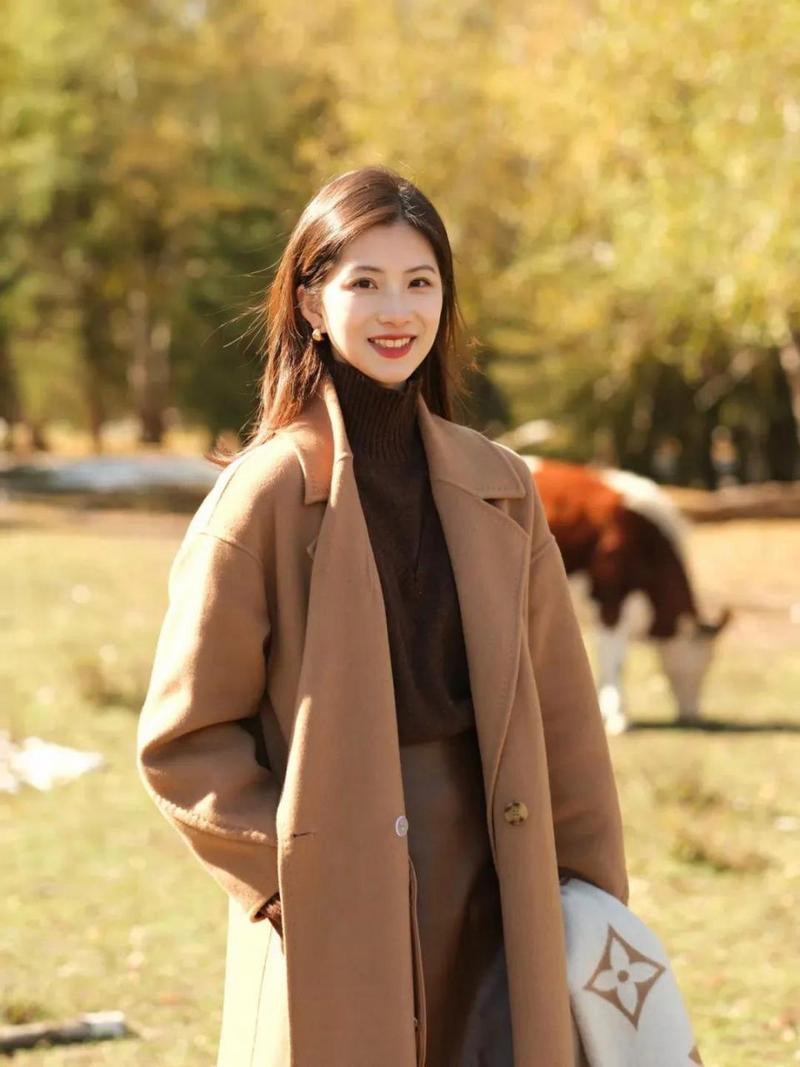 棕色呢子衣怎么搭配图片