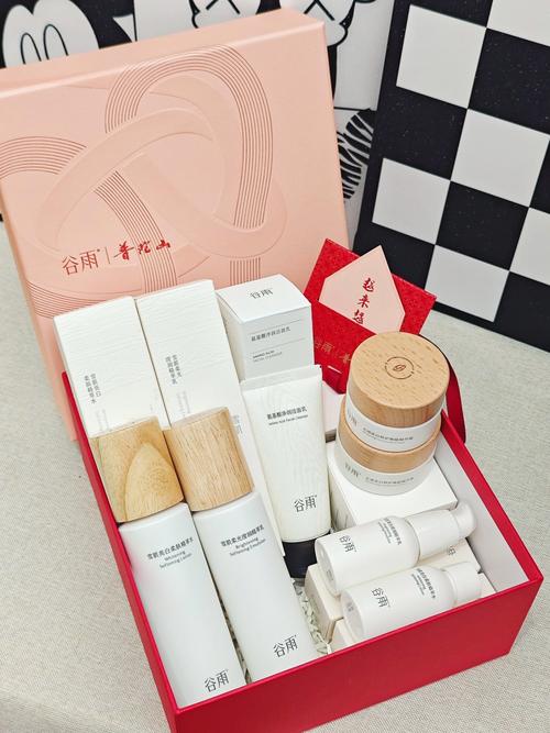 皮肤暗黄 适合的护肤品