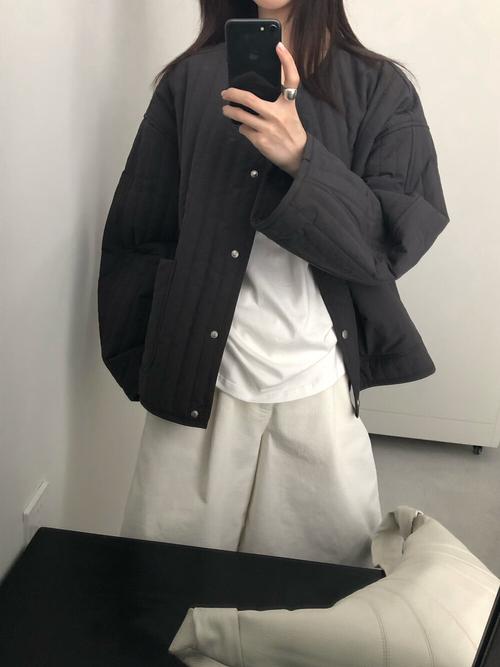 竖条外套该怎么搭配