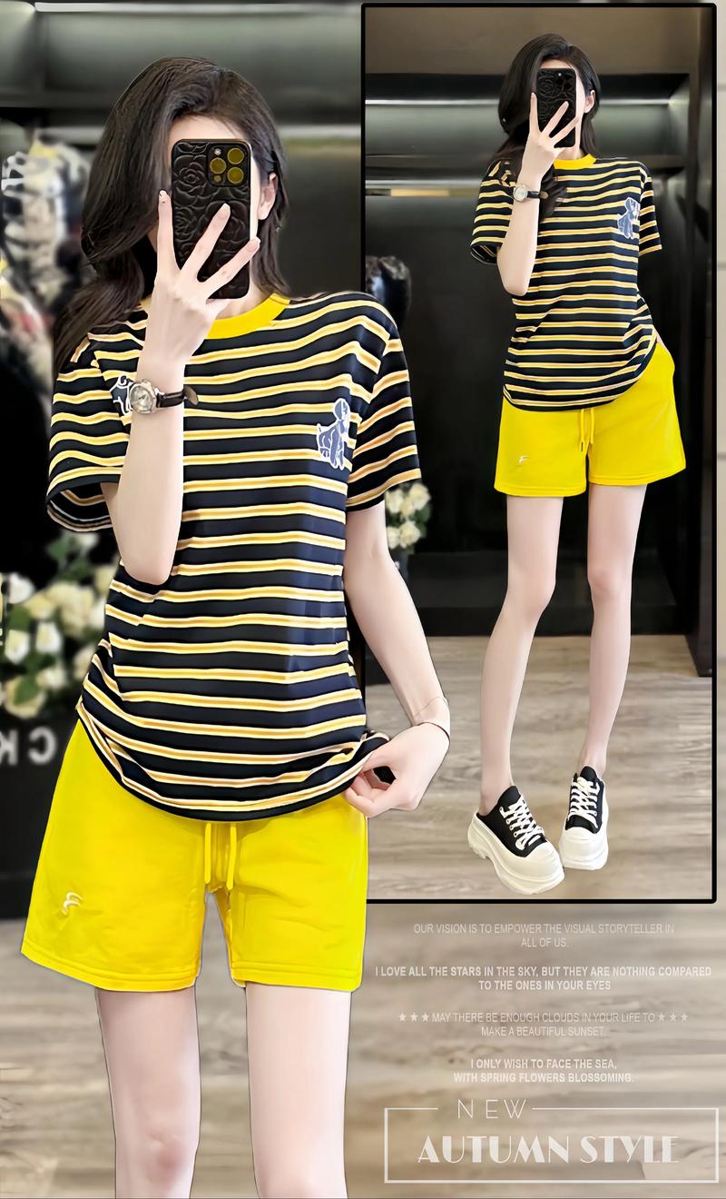 宽松条纹长t恤怎么搭配