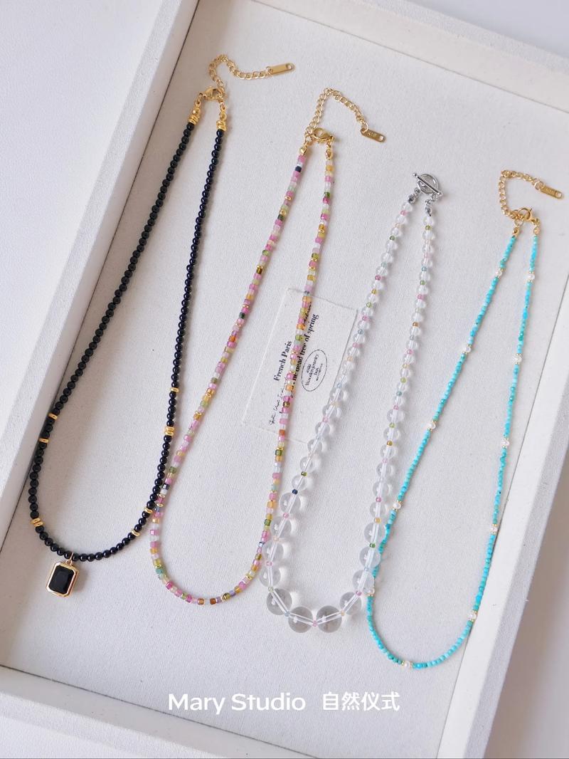 黑项链怎么搭配