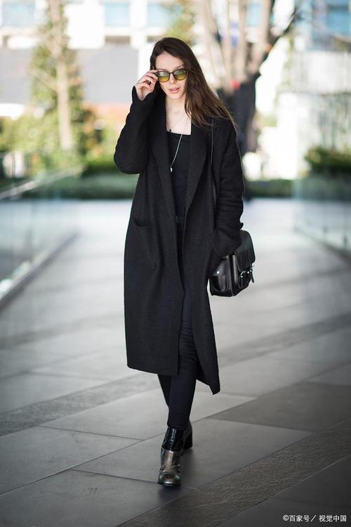 黑色长款上衣怎么搭配图片
