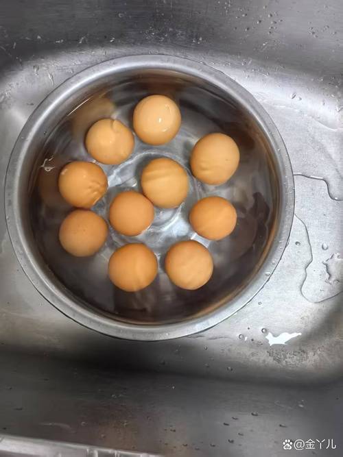 为什么煮鸡蛋会破