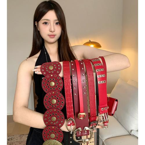 大红色腰带怎么搭配