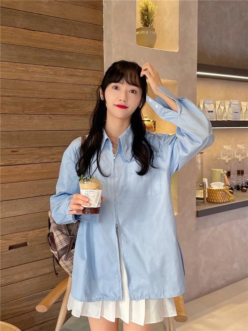 长款衬衣外穿怎么搭配