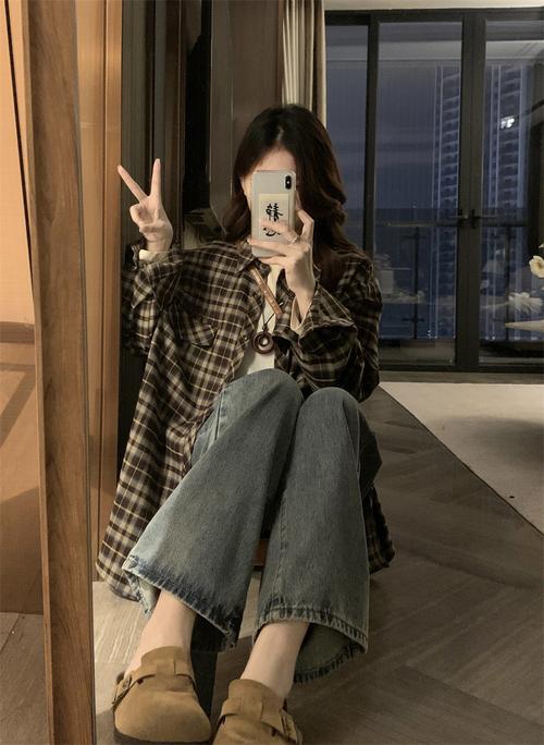 长款衬衣外穿怎么搭配