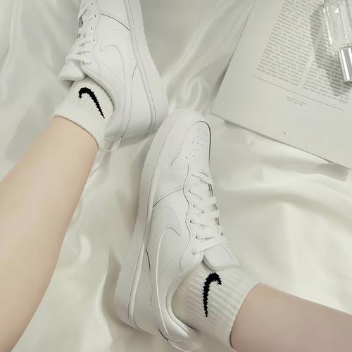 耐克坡跟鞋怎么搭配衣服