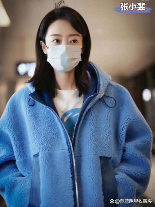 静谧蓝外套怎么搭配