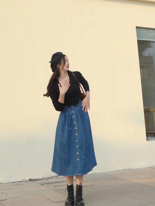 牛仔裙怎么搭配毛衣