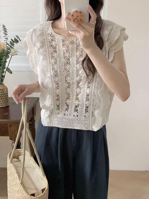 镂空羊毛针织衫怎么搭配好