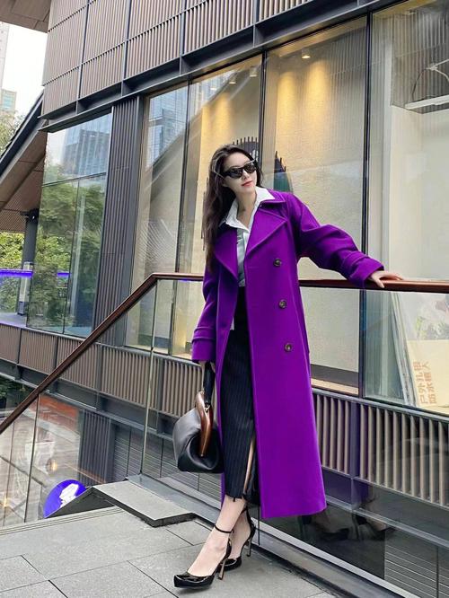 粉紫色大衣怎么搭配