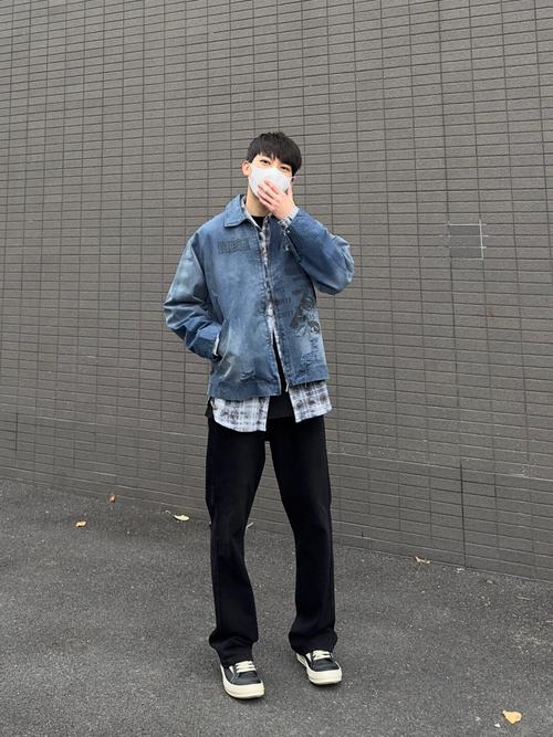 男生屁股大怎么搭配衣服