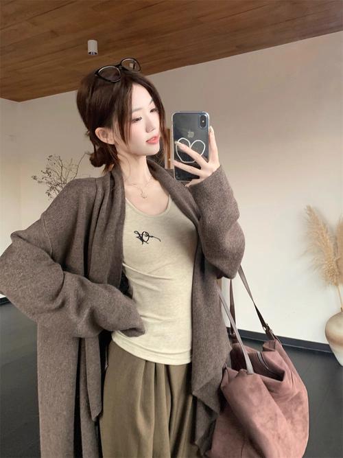 高腰针织开衫怎么搭配图片