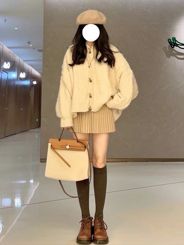 冬天短裙怎么搭配什么鞋子