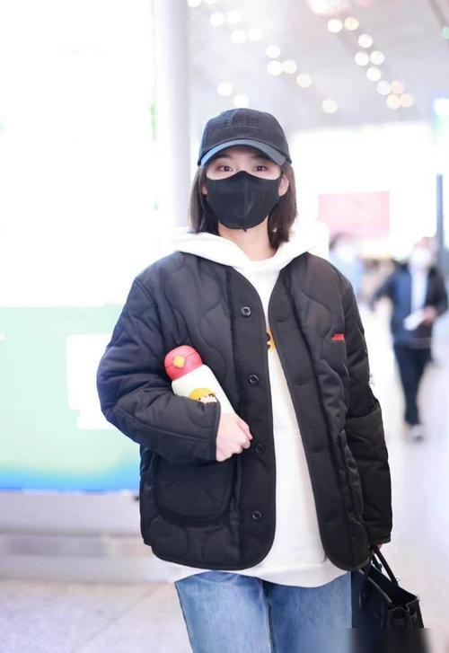 冬天卫衣搭配什么外套