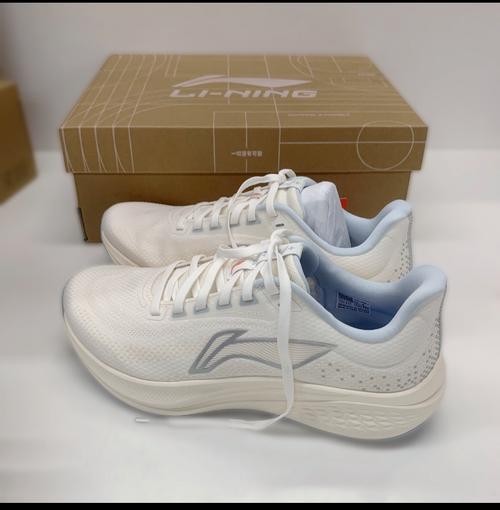 女生跑步减肥选择什么跑鞋