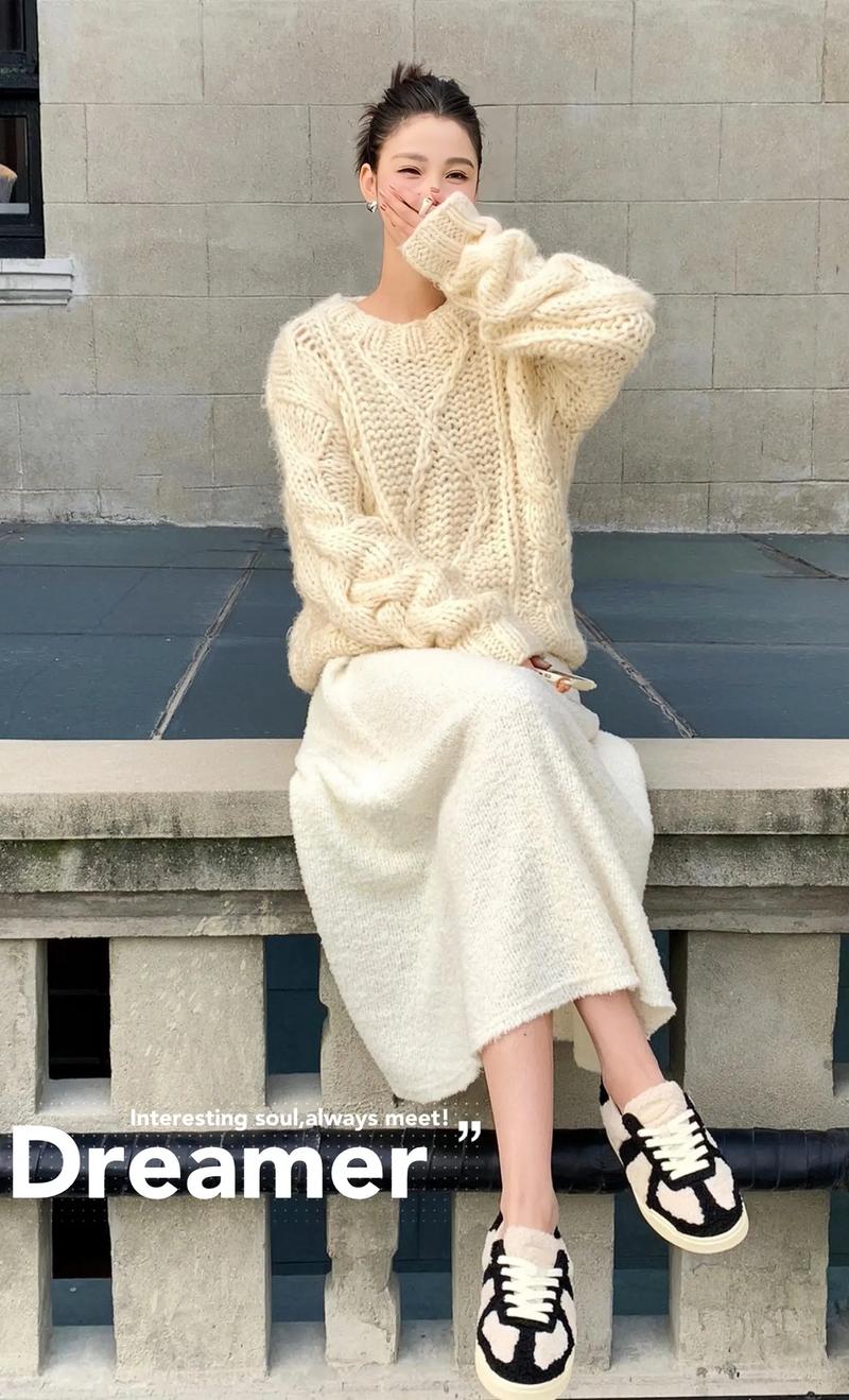 毛衣裙搭配什么上衣