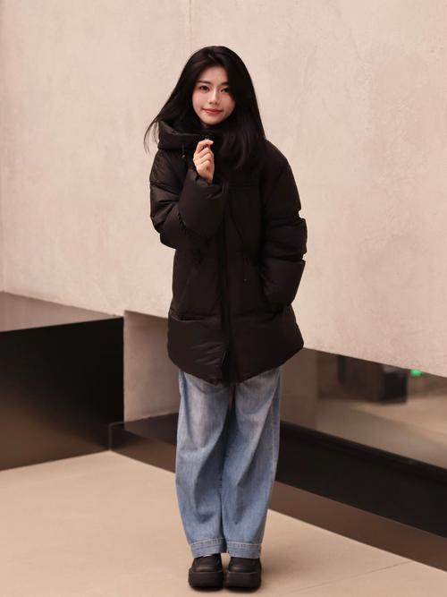 修身薄羽绒服怎么搭配图片