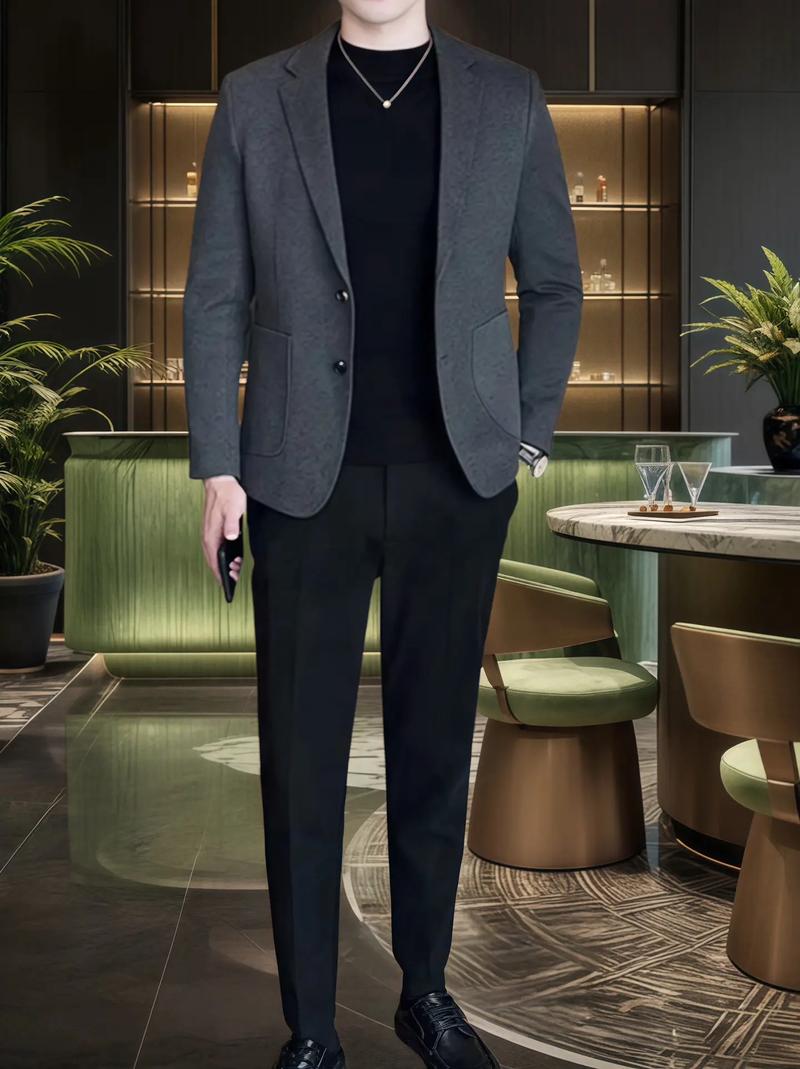 休闲版西服怎么搭配好看