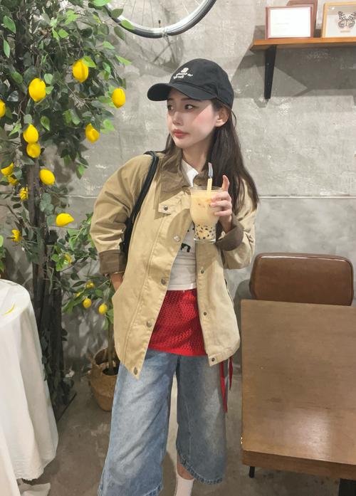 短款飞行员夹克怎么搭配