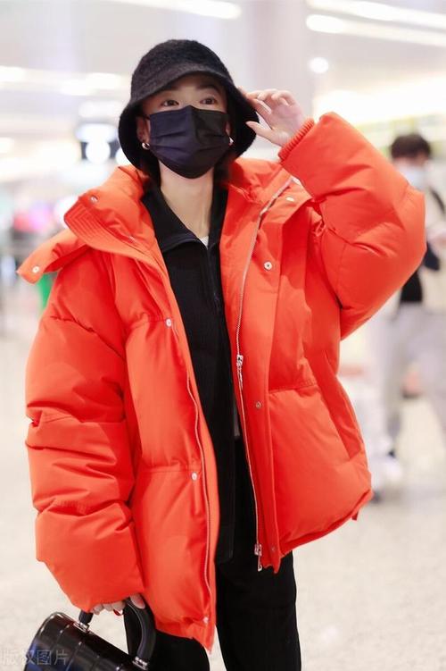 橙红色外套怎么搭配图片