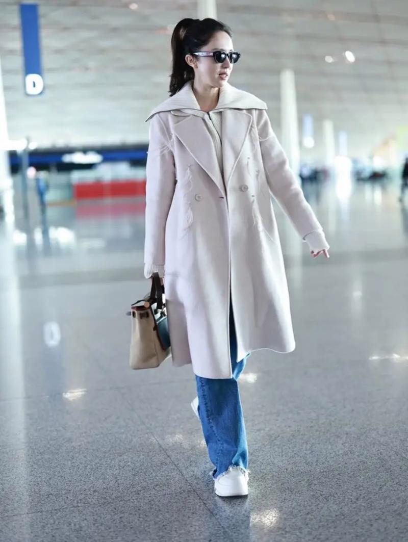 米色大衣怎么搭配保暖