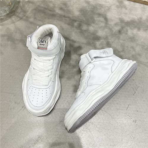 白色高帮板鞋冬季怎么搭配