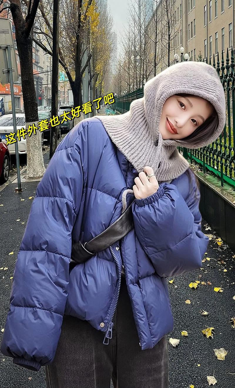 蓝色棉袄配什么裤子