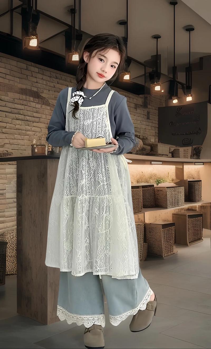 蕾丝牛仔连衣裙怎么搭配外套