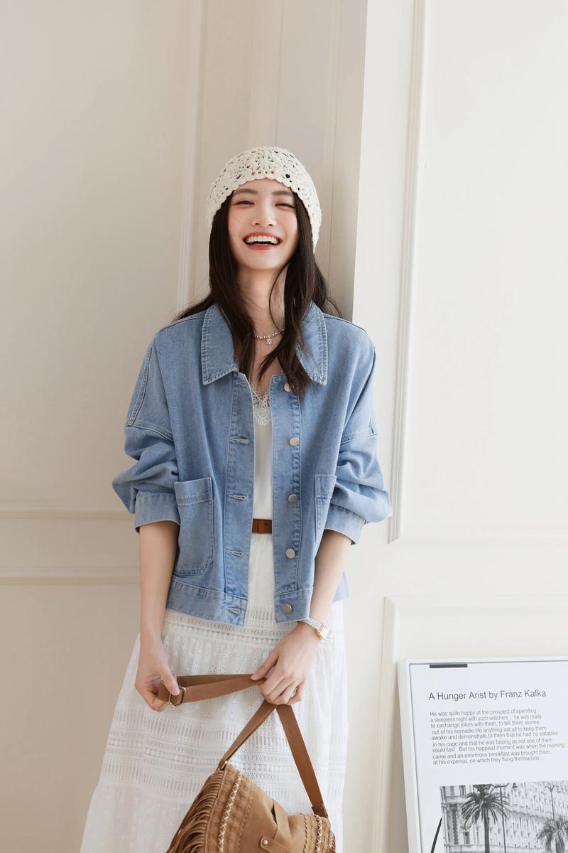 蕾丝牛仔连衣裙怎么搭配外套