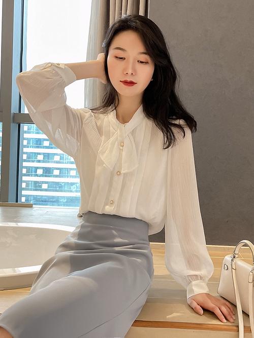 中长雪纺衬衫怎么搭配