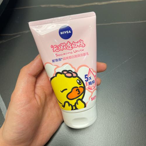 泡沫洗面奶是什么样的