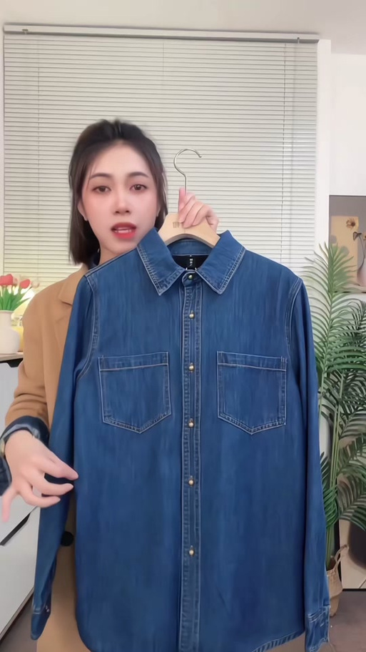 浅蓝色打底衣怎么搭配