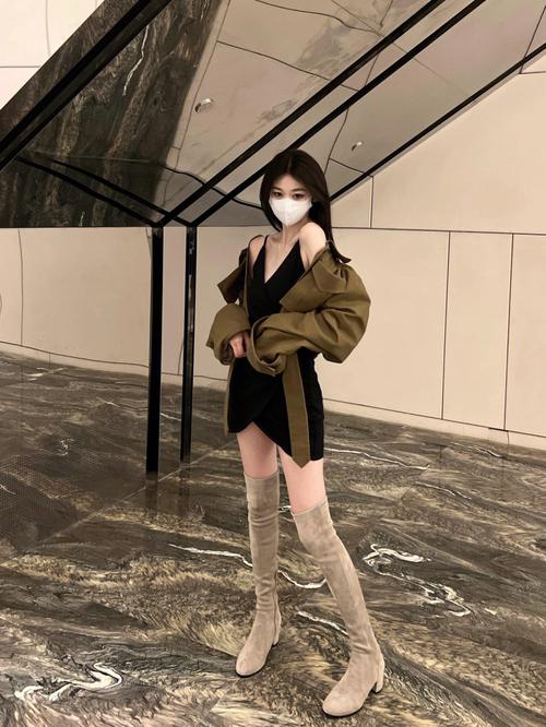 浅卡其色长靴怎么搭配图片