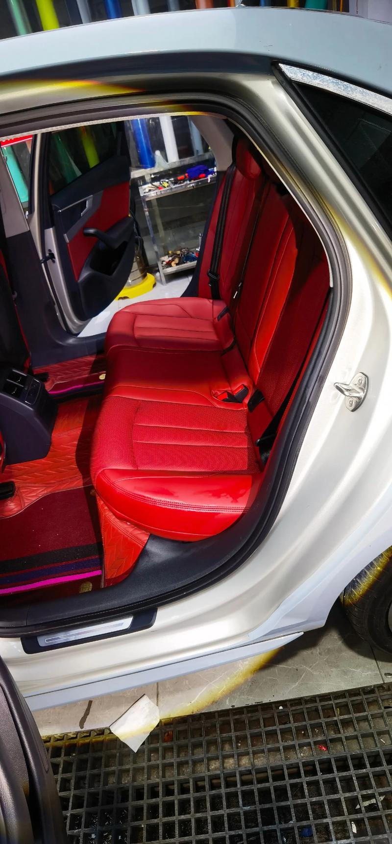 皮红色怎么搭配