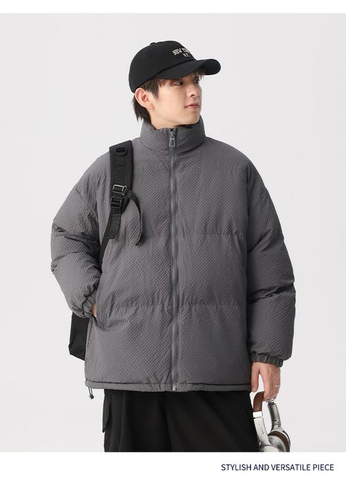 男生灰色棉衣怎么搭配裤子好看图片