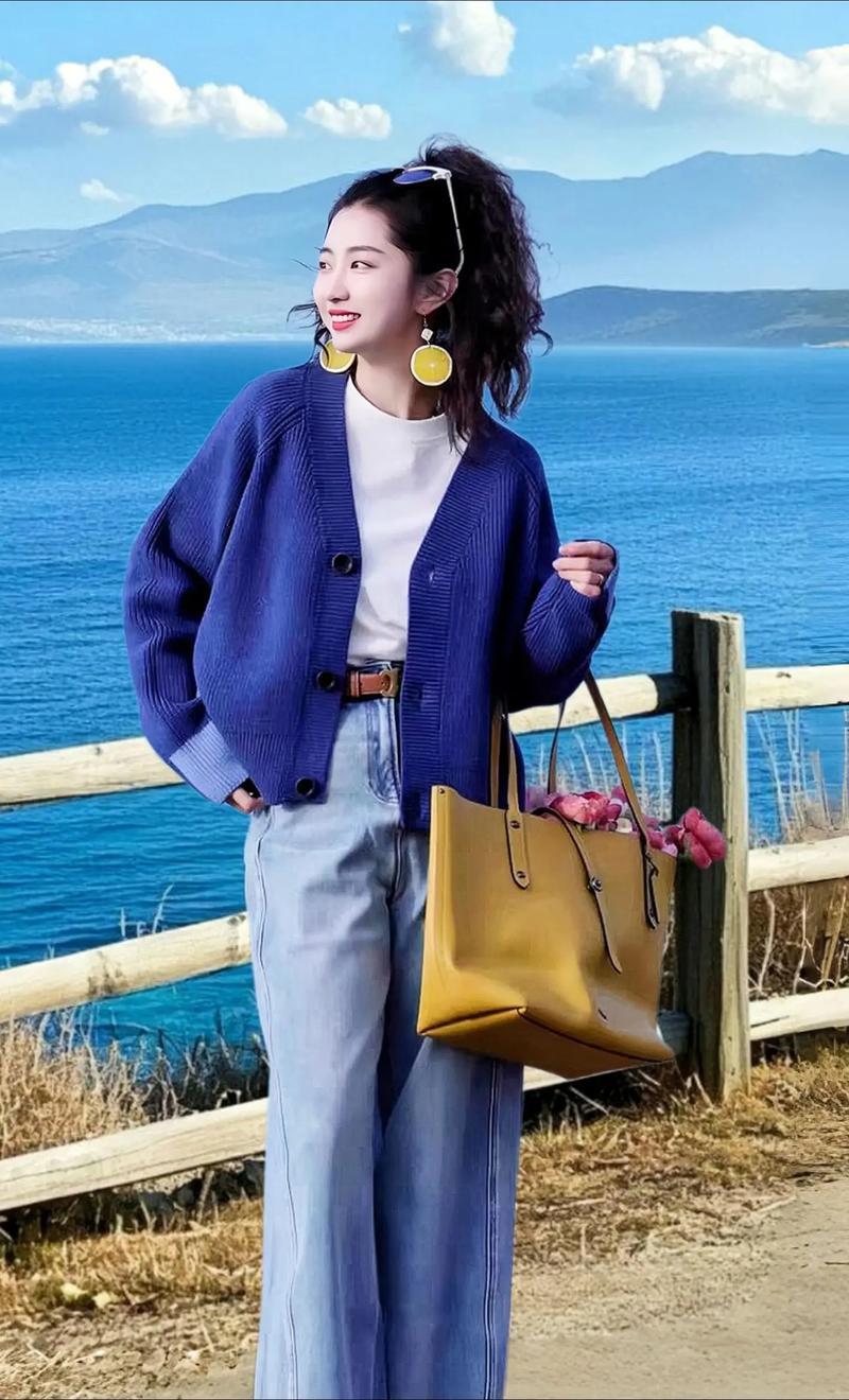 蓝色外套配什么颜色裤子