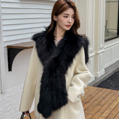 黑色皮草卡怎么搭配