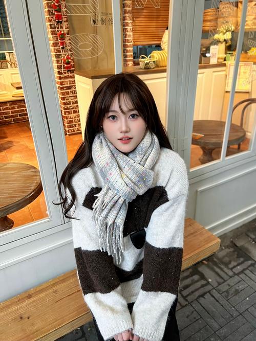 带流苏的围巾怎么搭配