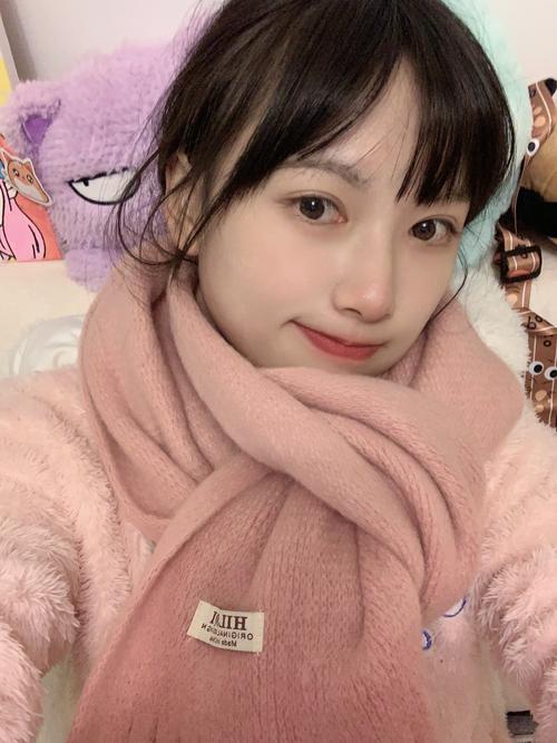 带流苏的围巾怎么搭配