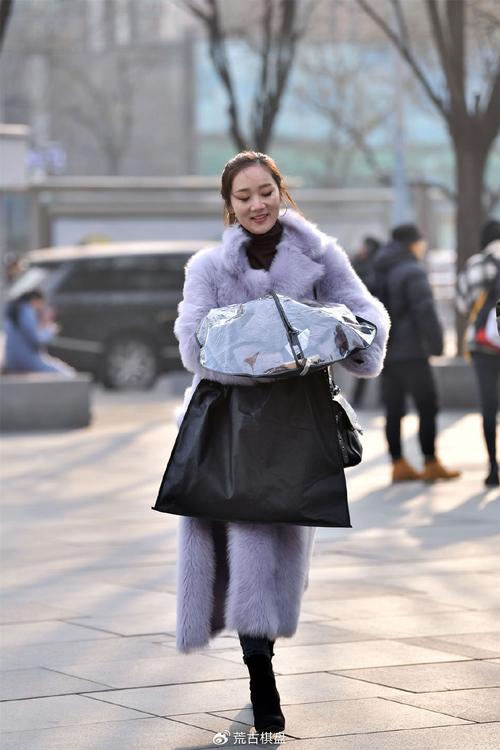 长皮大衣怎么搭配鞋子