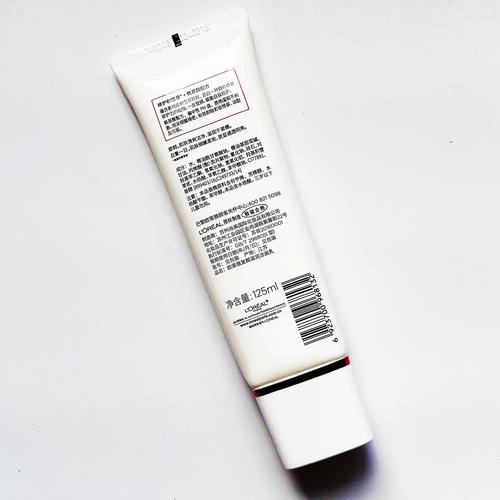 清洁补水洗面奶哪个好