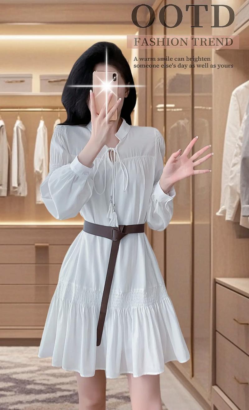 秋天白色衬衫裙怎么搭配